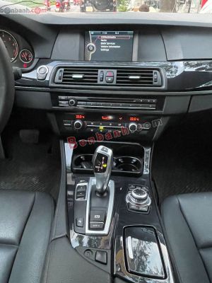 Xe BMW 5 Series 520i 2012