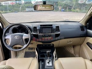 Xe Toyota Fortuner 2.7V 4x2 AT 2015