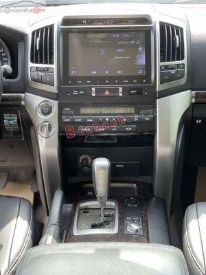 Xe Toyota Land Cruiser VX 4.6 V8 2014