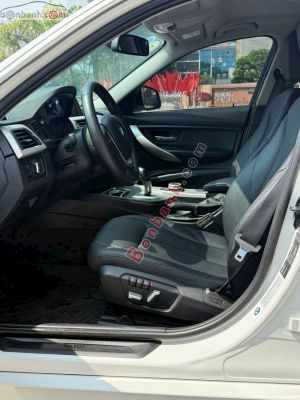 Xe BMW 3 Series 320i 2015