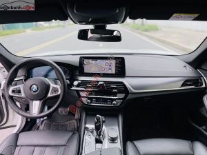 Xe BMW 5 Series 520i M Sport 2021
