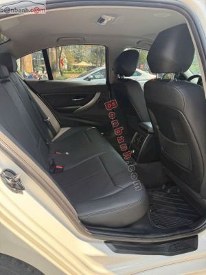 Xe BMW 3 Series 320i 2015