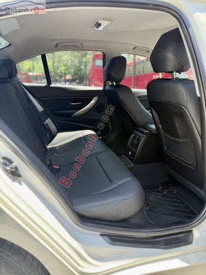 Xe BMW 3 Series 320i 2015