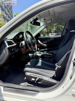 Xe BMW 3 Series 320i 2015